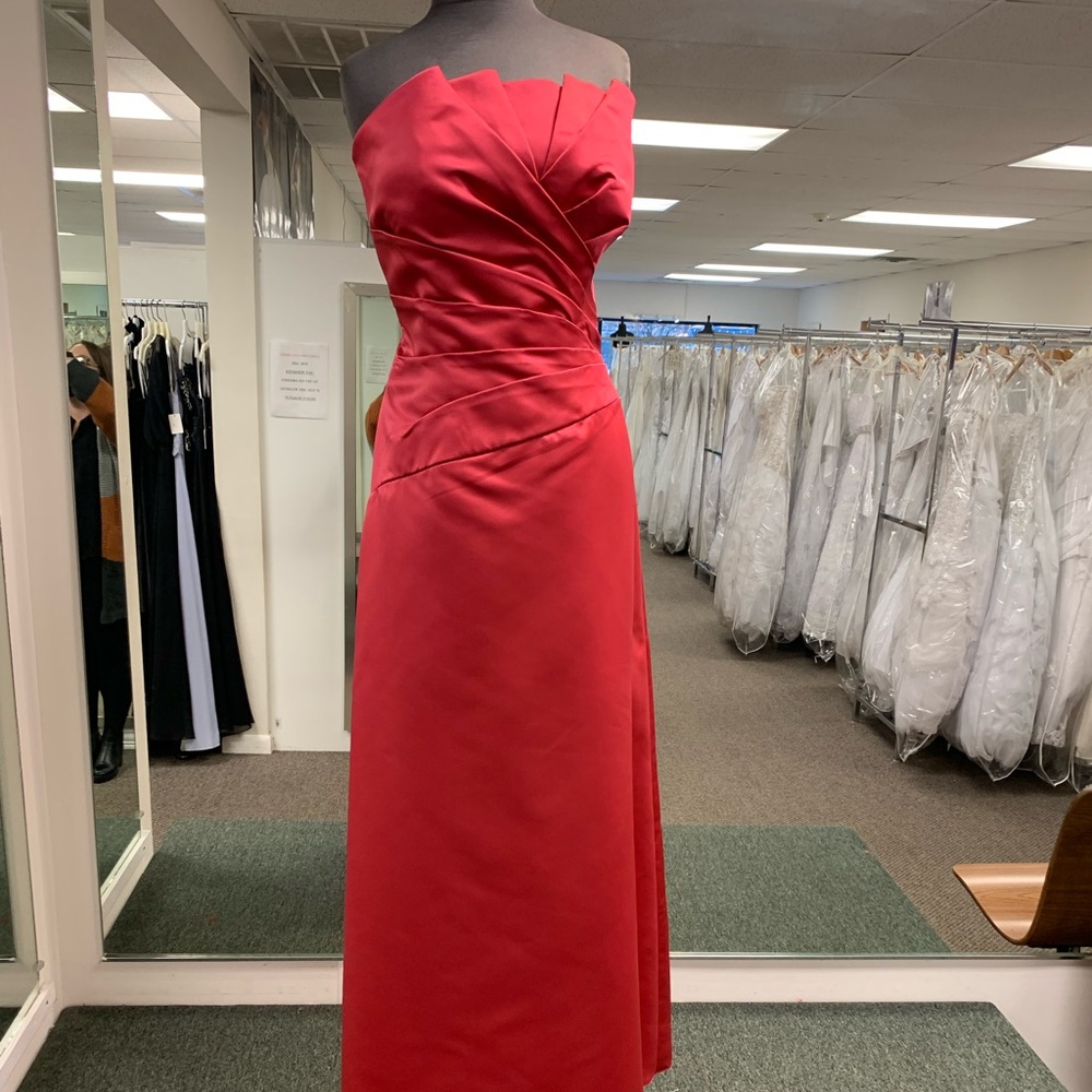 Jasmine Belsoie formal occasion gown- style L3004